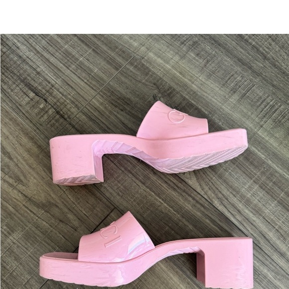 Gucci Pink Monogram Rubber Slide Mule Sandals Sz 8 - Picture 3 of 10